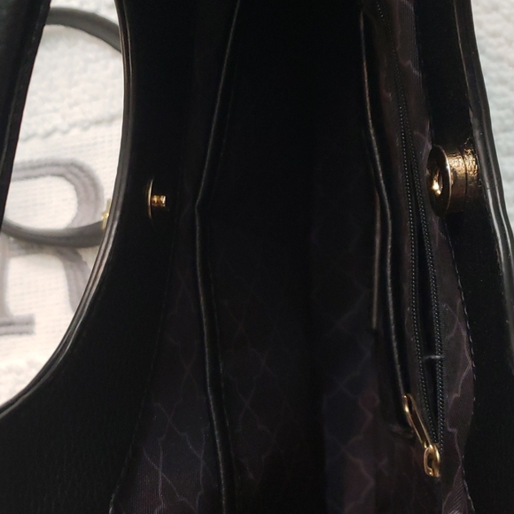 KELLY AND KATIE PURSE - Picture 4 of 6